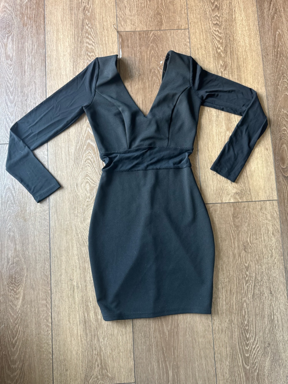 Windsor Black V-Neck Long Sleeve Bodycon Dress